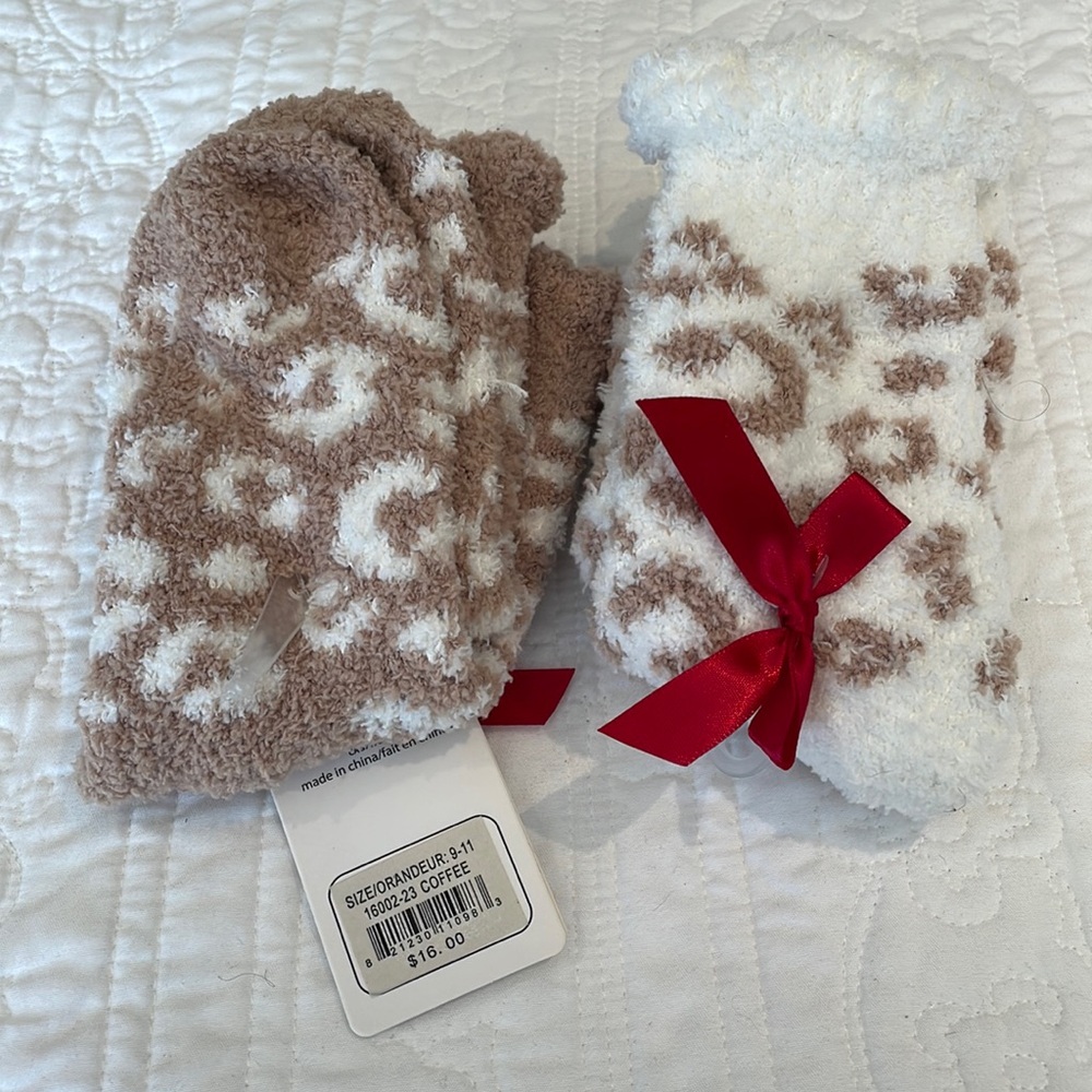 NWT 2 pairs of socks
